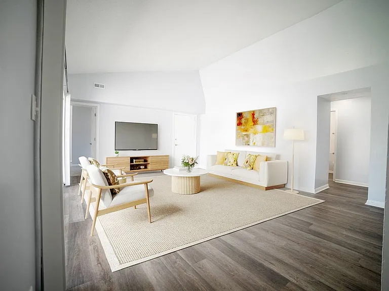 Aura Apartments — Photo 6