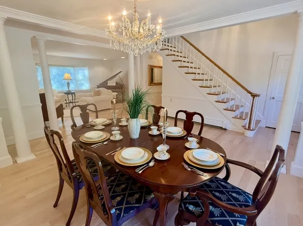 30 Hartford Rd, Arlington, MA 02474