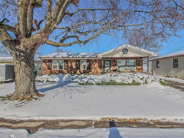 816 Grant Ave, Mattoon, IL 61938