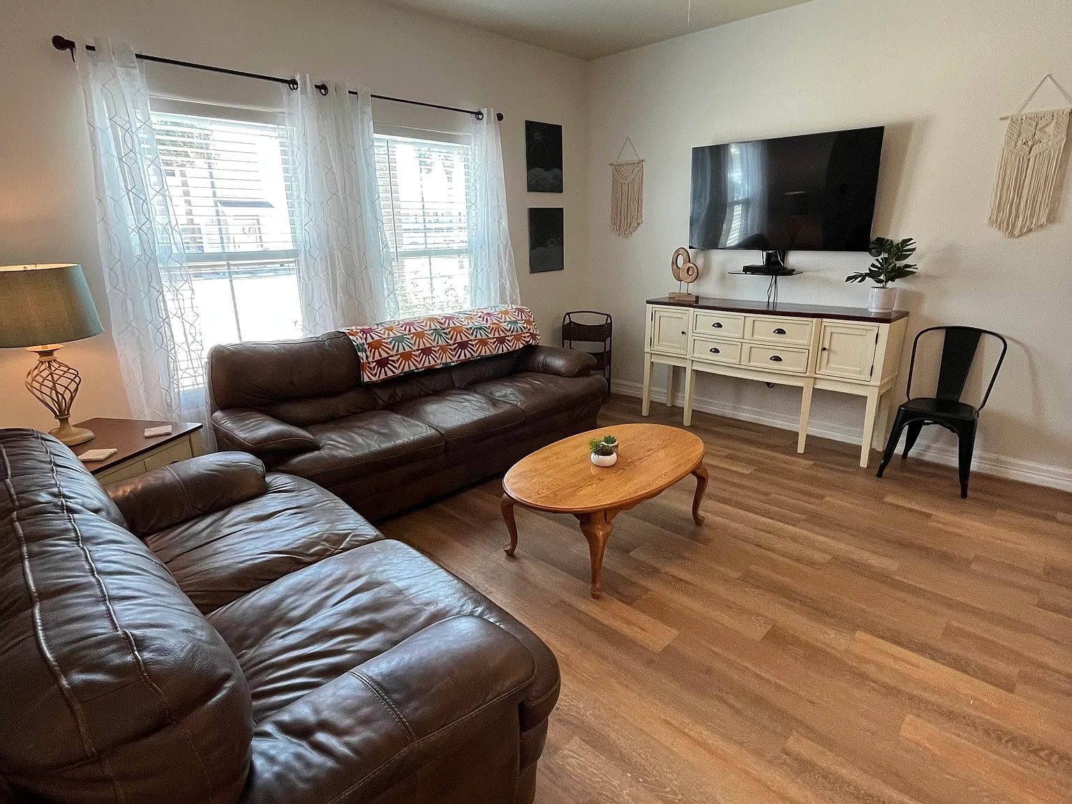 3 bed, 1312 sqft, $2,999 — Photo 2