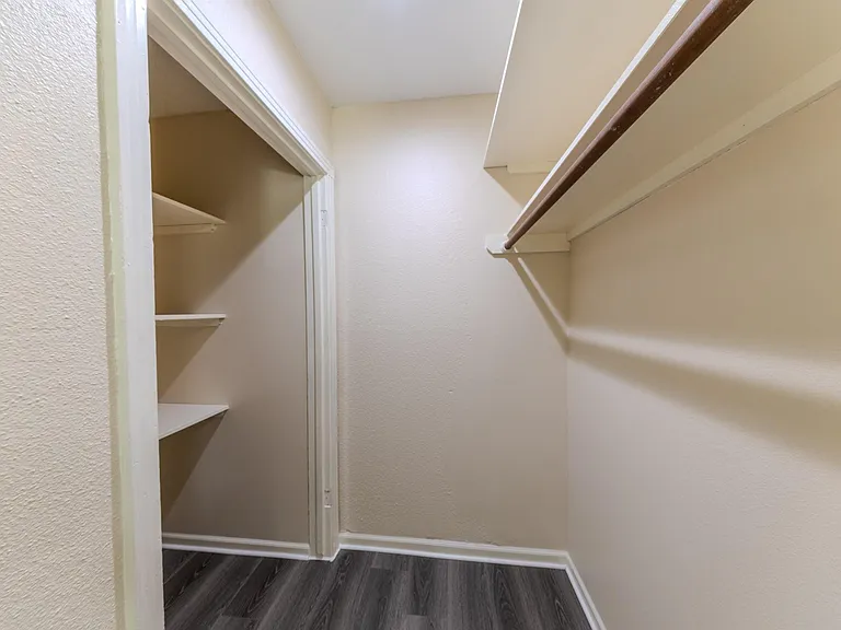 4710 Glenmont St — Photo 27