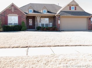 1719 W Austin Pl, Broken Arrow, OK 74011