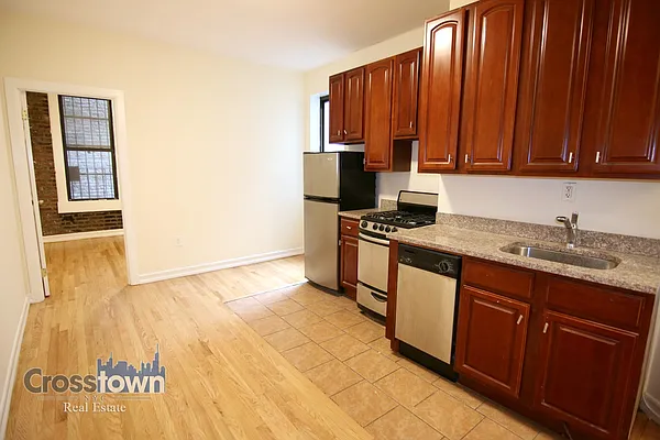 Rented by Crosstown Apartments NYC | media 11