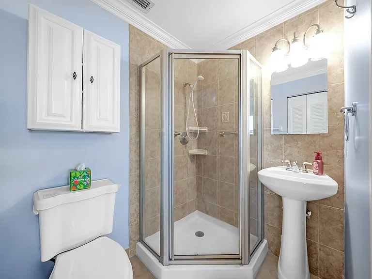 2835 SW 13th St #201 — Photo 14