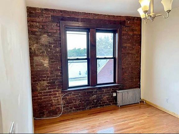 2nd image of 284 E 31st St #D1