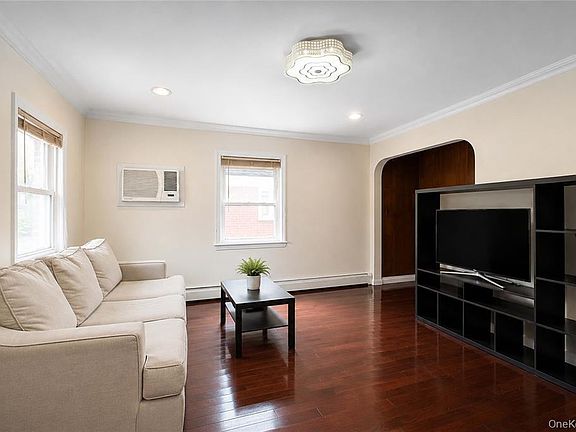5th image of 175 Latham Rd