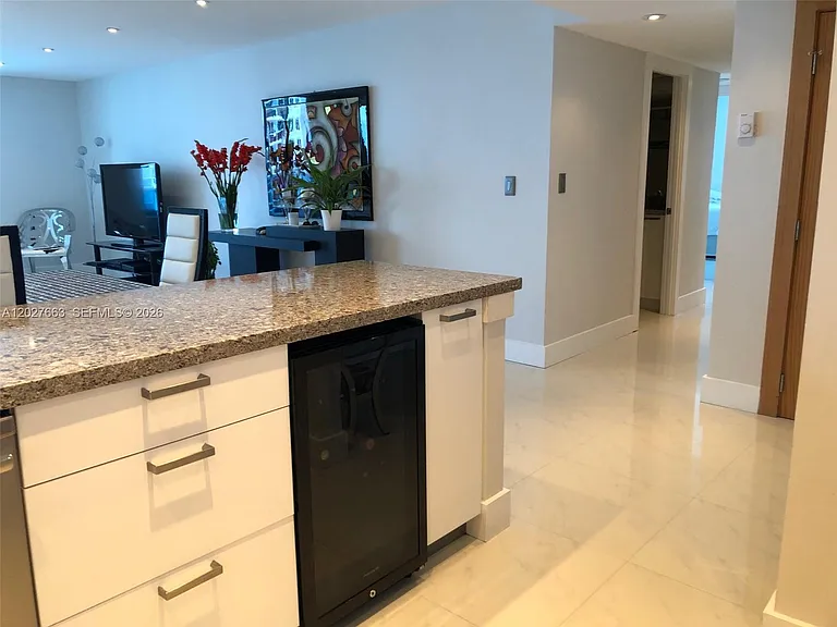 2301 Collins Ave #1210 — Photo 39