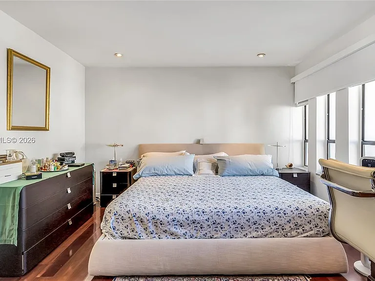 10090 Bay Harbor Ter #10090 — Photo 35