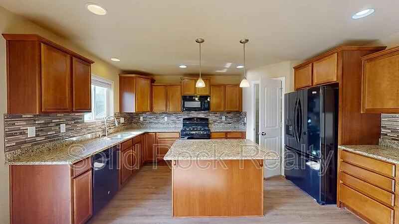 4 bed, 3.5 bath, 3109 sqft, $2,625 — Photo 3