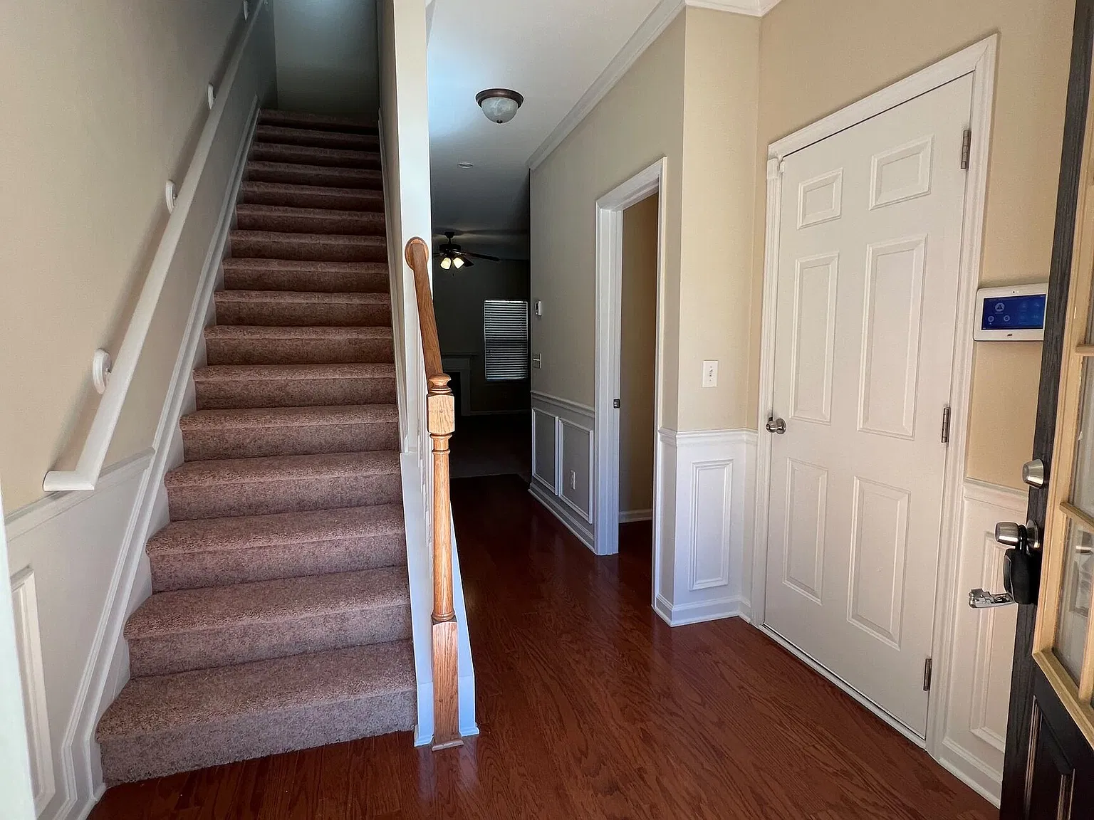 3 bed, 2.5 bath, 1596 sqft, $1,800 — Photo 2