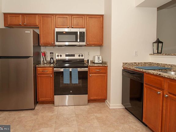 3rd image of 81 Bay Hill Ln