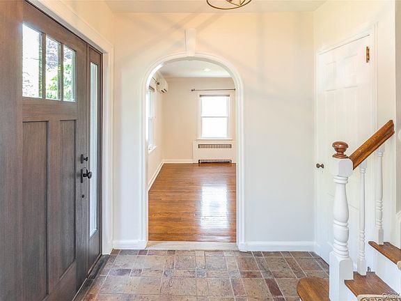 3rd image of 271 Read Avenue