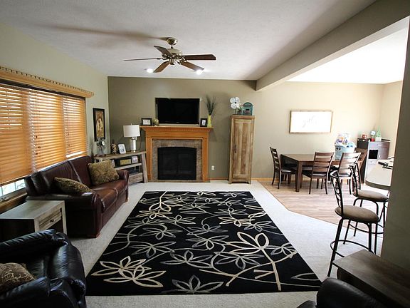 2nd image of 421 W Carrine Dr