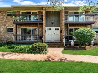 38 Deanna Dr BUILDING 38-105, Hillsborough, NJ 08844