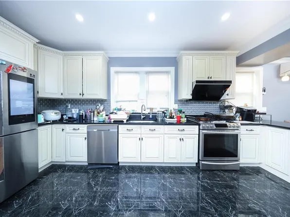 2154 East 23rd Street image 9 of 29