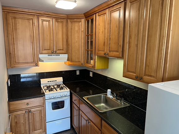 5th image of 1430 7th Ave #7