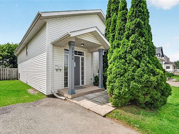 3rd image of 5524 Fraser St