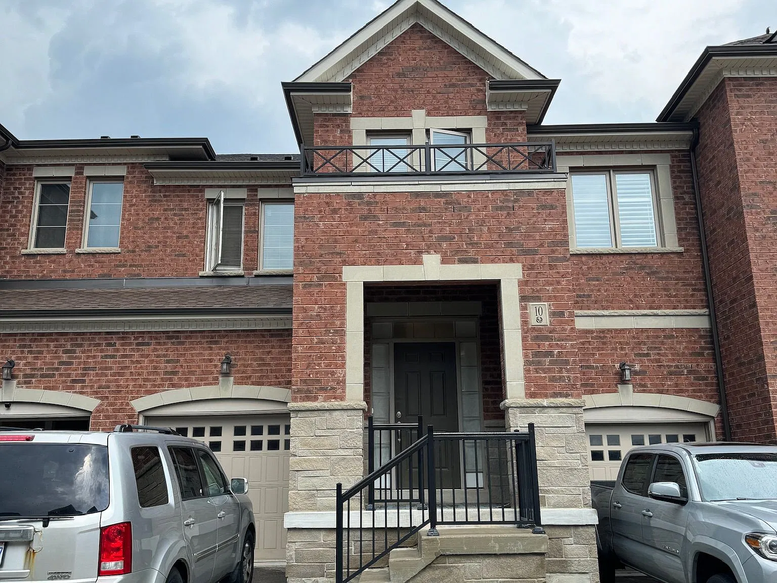3 bed, $3,350 — Photo 1