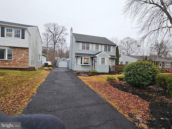 3rd image of 1361 School Ln