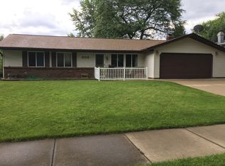 905 W Weathersfield Way, Schaumburg, IL