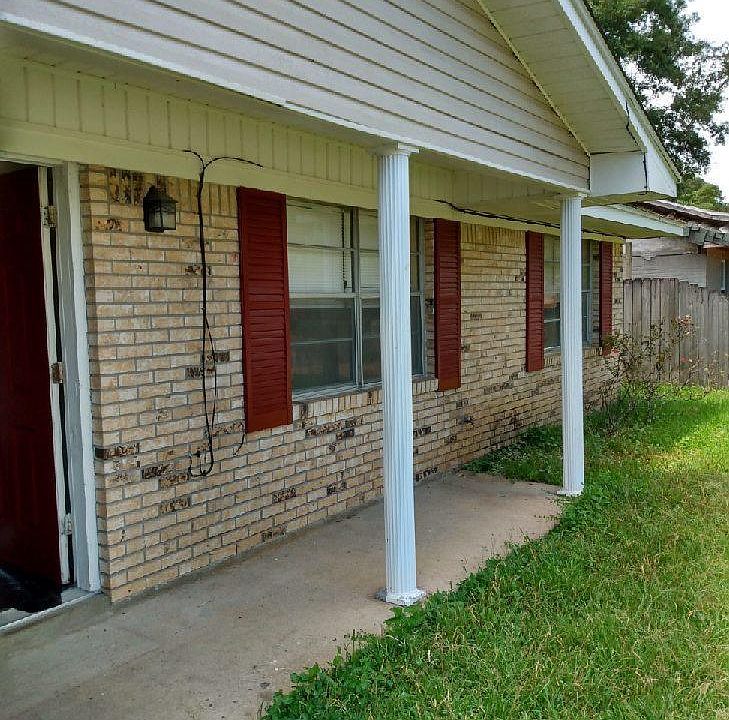 2nd image of 122 James Dr