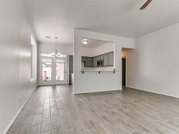 4th image of 8620 NE 34th Pl