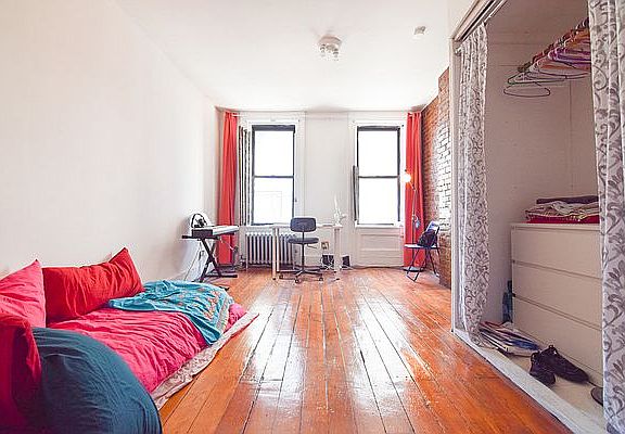 4th image of 176 Suffolk St APT 2D