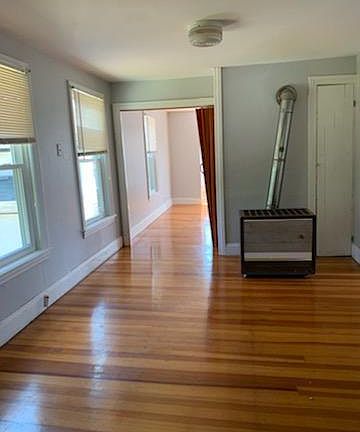 3rd image of 938 Smithfield Ave #2