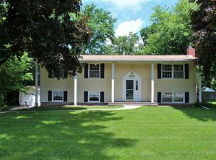 6009 93rd Ave W, Taylor Ridge, IL 61284