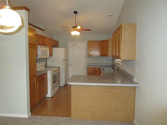 5th image of 804 E Treyburn Green Dr