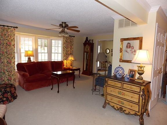 5th image of 825 Dodson Ln
