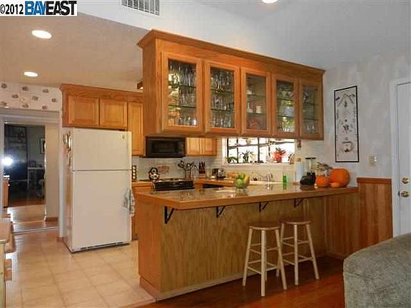 2nd image of 4954 Winchester Pl