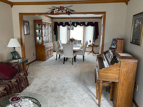 4th image of 46673 Bently Dr