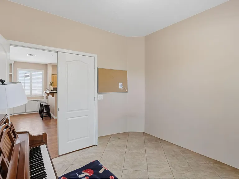 881 S Porter St — Photo 20