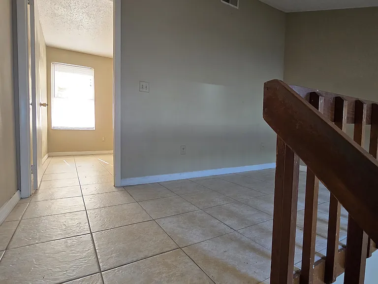 2806 Hunt Club Ln — Photo 4