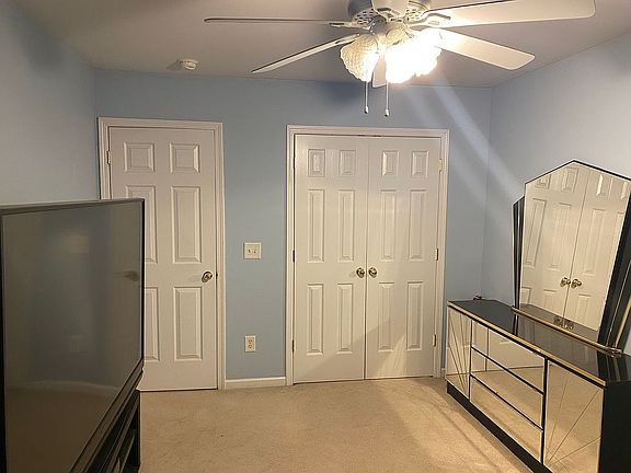3rd image of 4117 Autumn Cove Dr