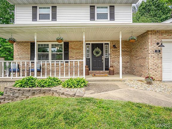 2nd image of 29 Williamsburg Ln