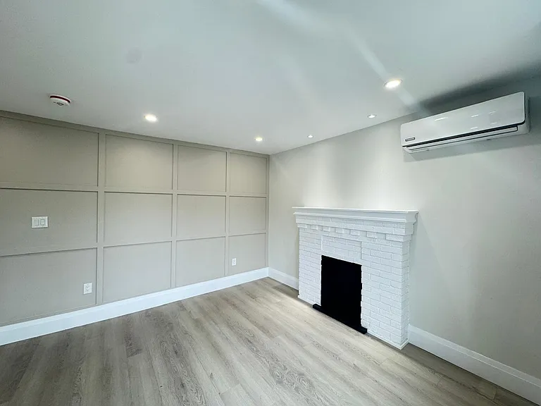 931 Main St E #4 — Photo 6