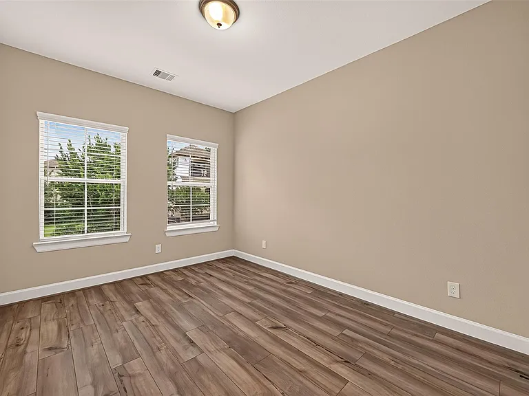 4309 Dickson St #B — Photo 31