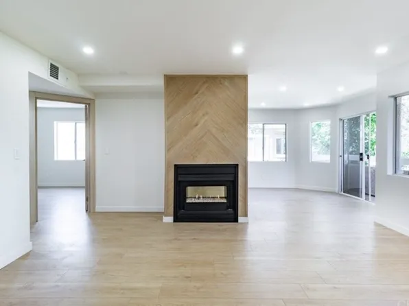 19863 Sandpiper Pl Unit 105, Santa Clarita, CA 91321