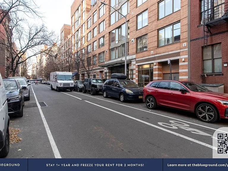 130 W 15th St #4C — Photo 38