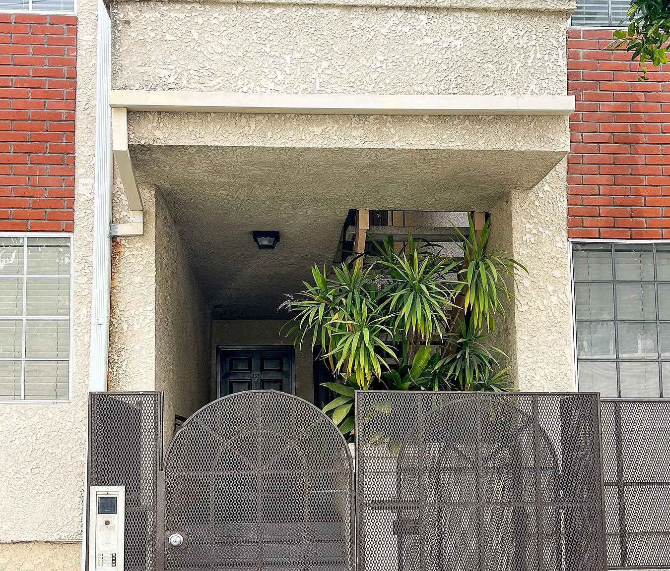 Kerwood Apartments — Photo 4