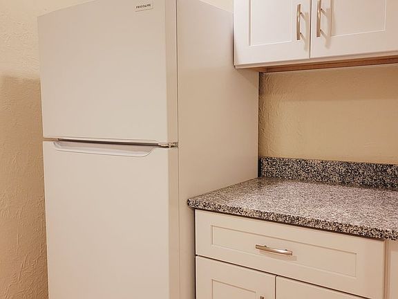 5th image of 403 E Luray Ave #62