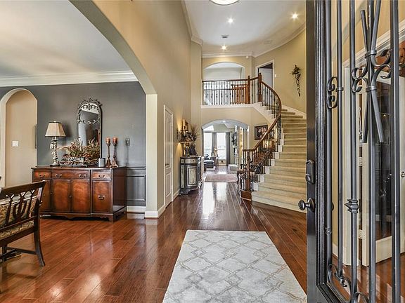 5th image of 16026 Elmwood Manor Dr
