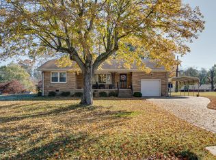 906 Camellia Dr, Columbia, TN 38401