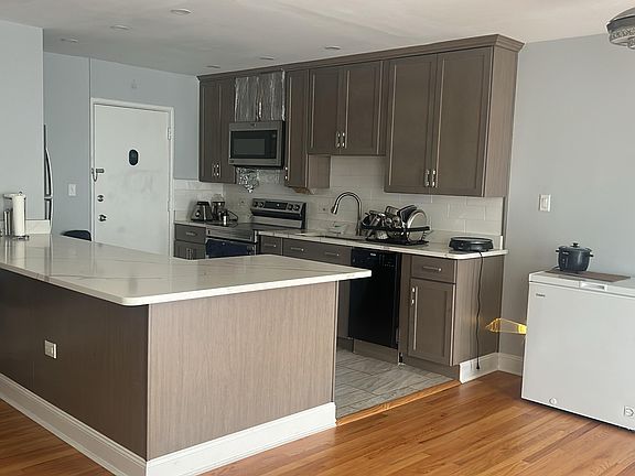 4th image of 8710 Skokie Blvd #3BS