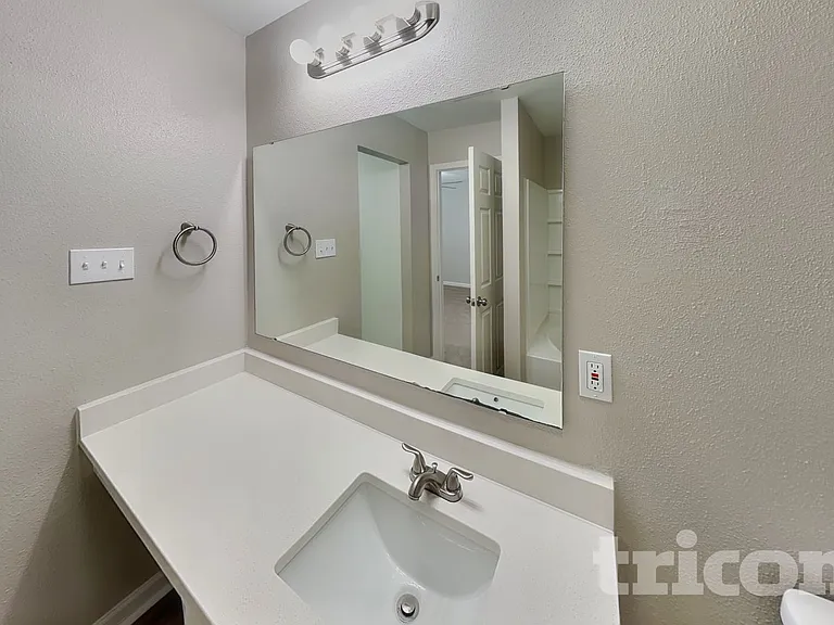 758 Sinclair Dr — Photo 9