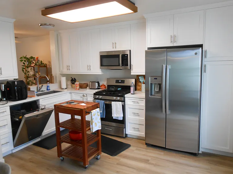 6859 Carnation Dr — Photo 4