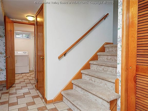4th image of 1323 Village Dr