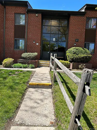 8 Charles Ln #2B Photo 1